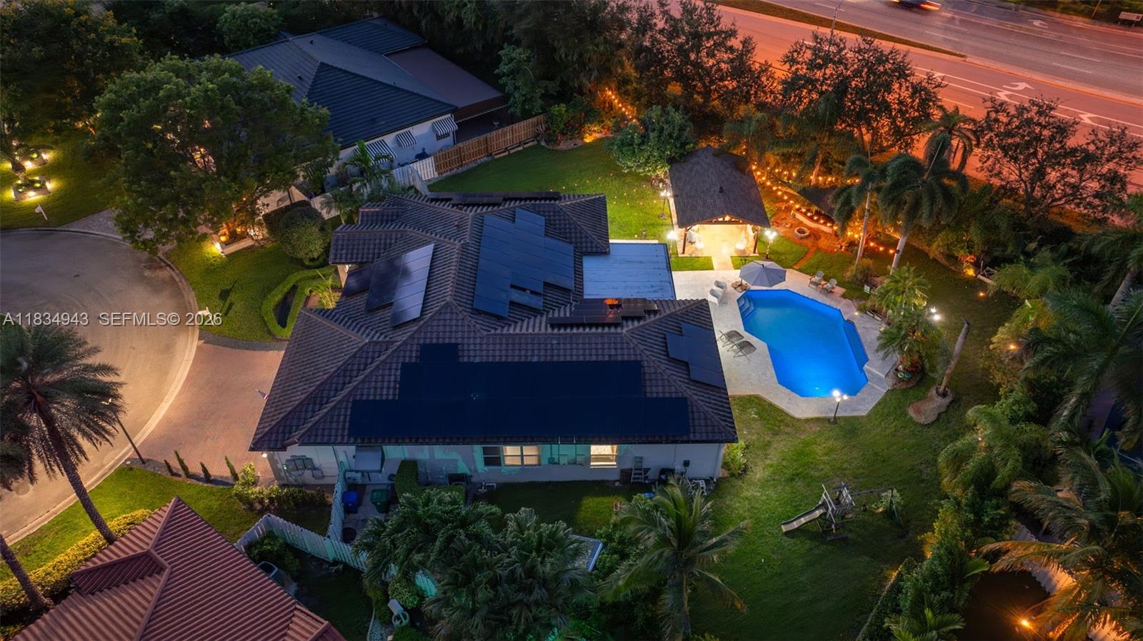 WINDSOR PALMS - Residential