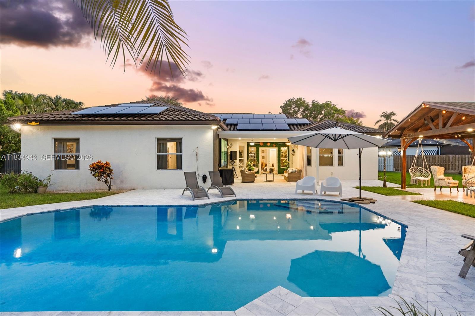 WINDSOR PALMS - Residential