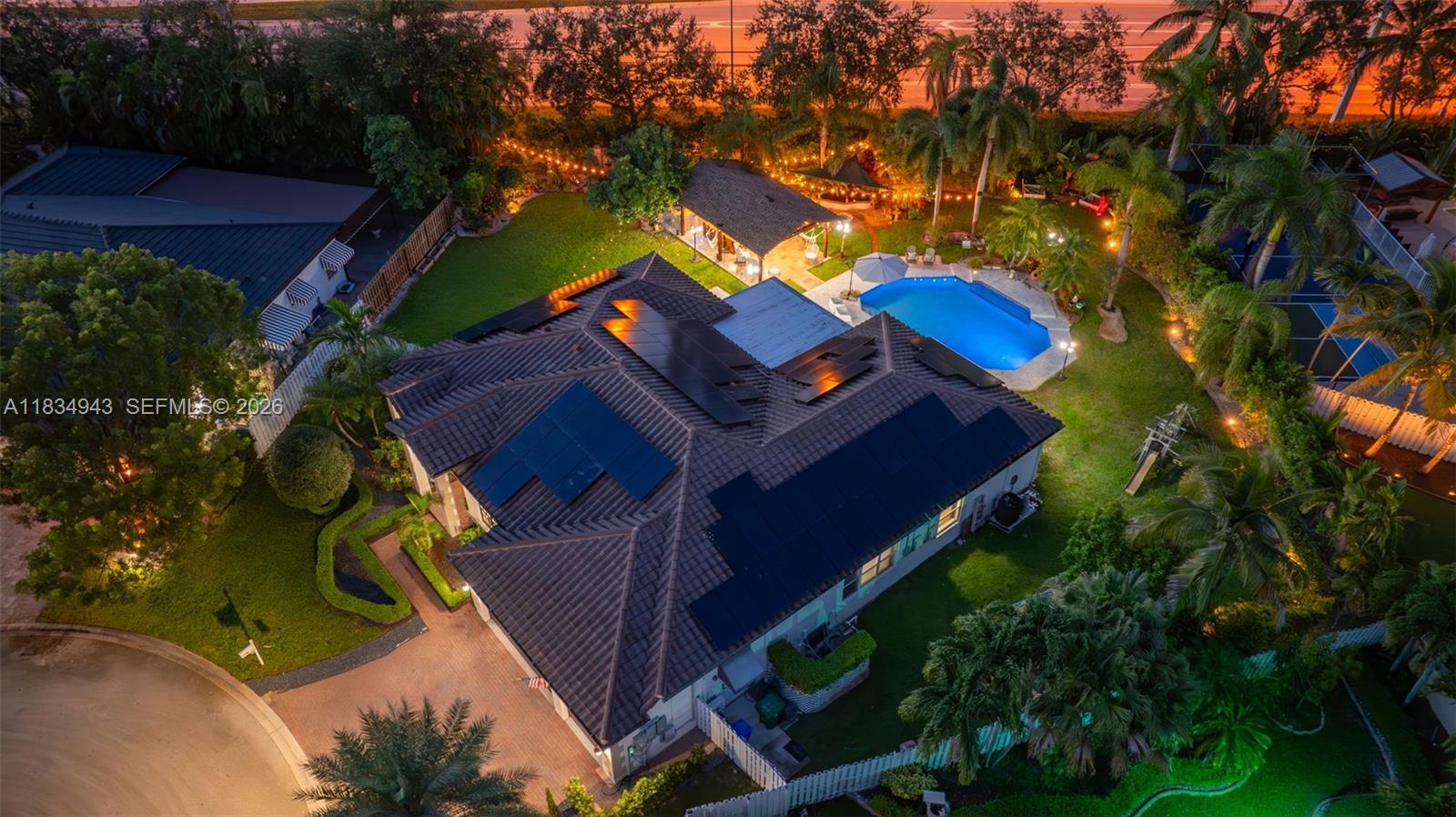 WINDSOR PALMS - Residential