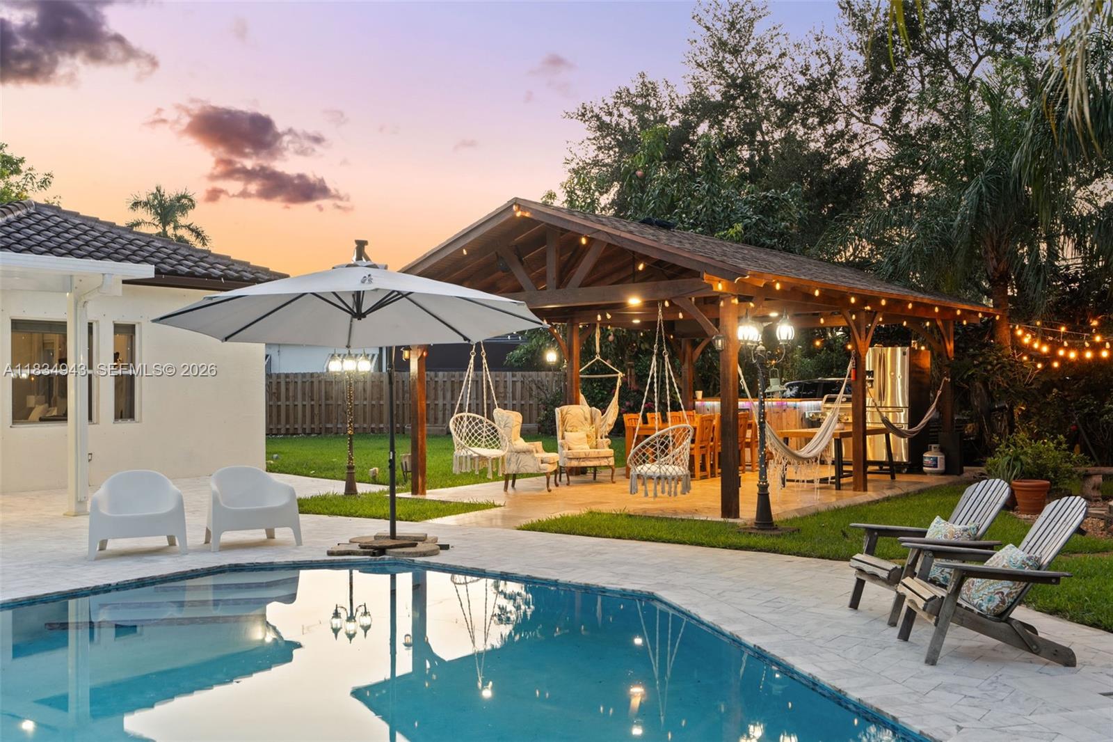 WINDSOR PALMS - Residential