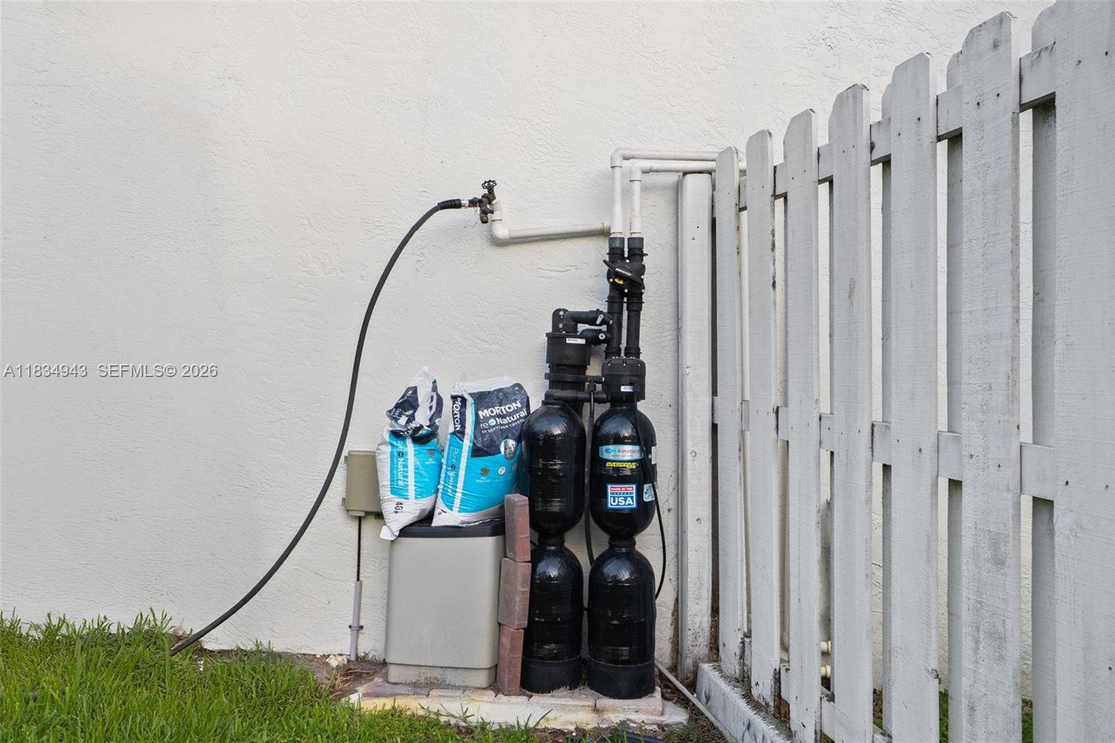 WINDSOR PALMS - Residential