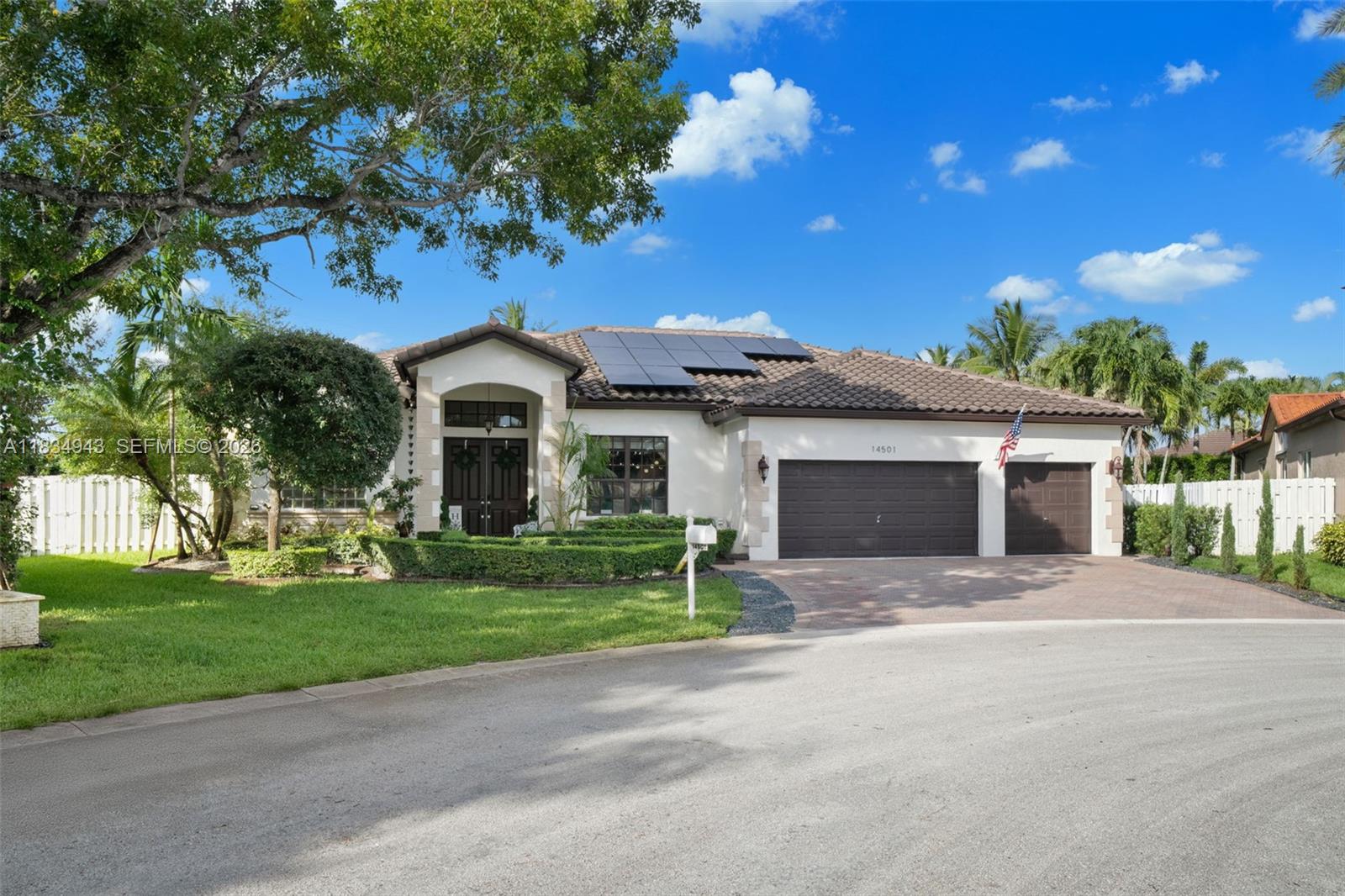 WINDSOR PALMS - Residential