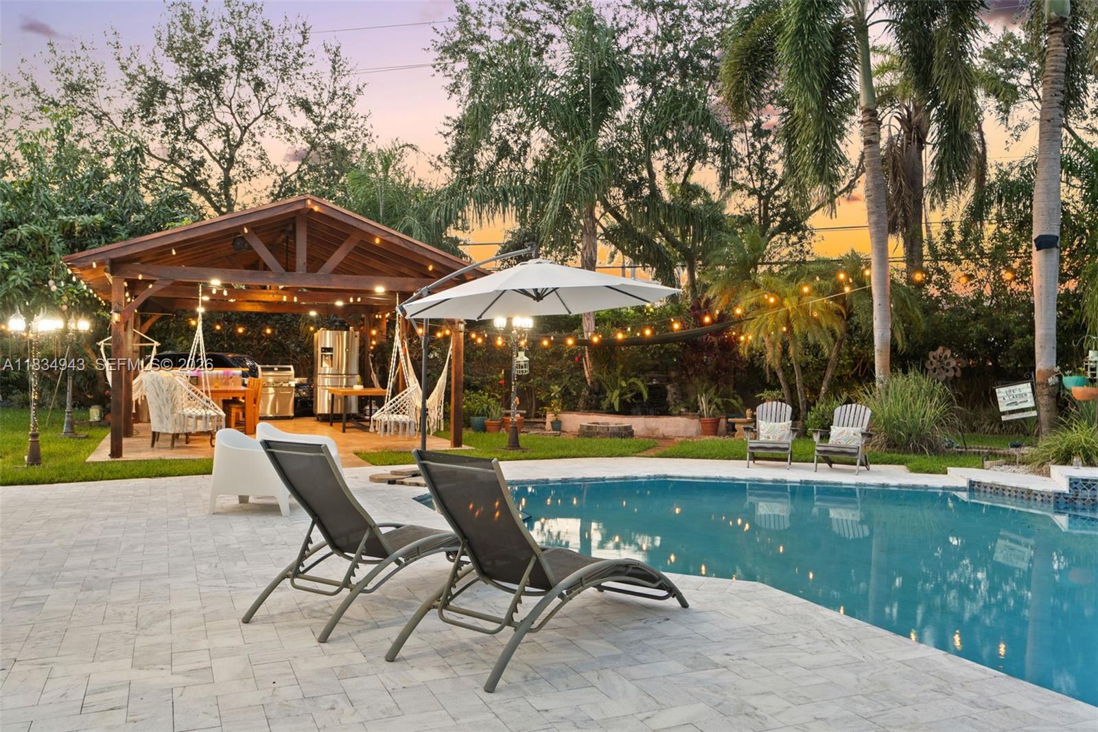 WINDSOR PALMS - Residential