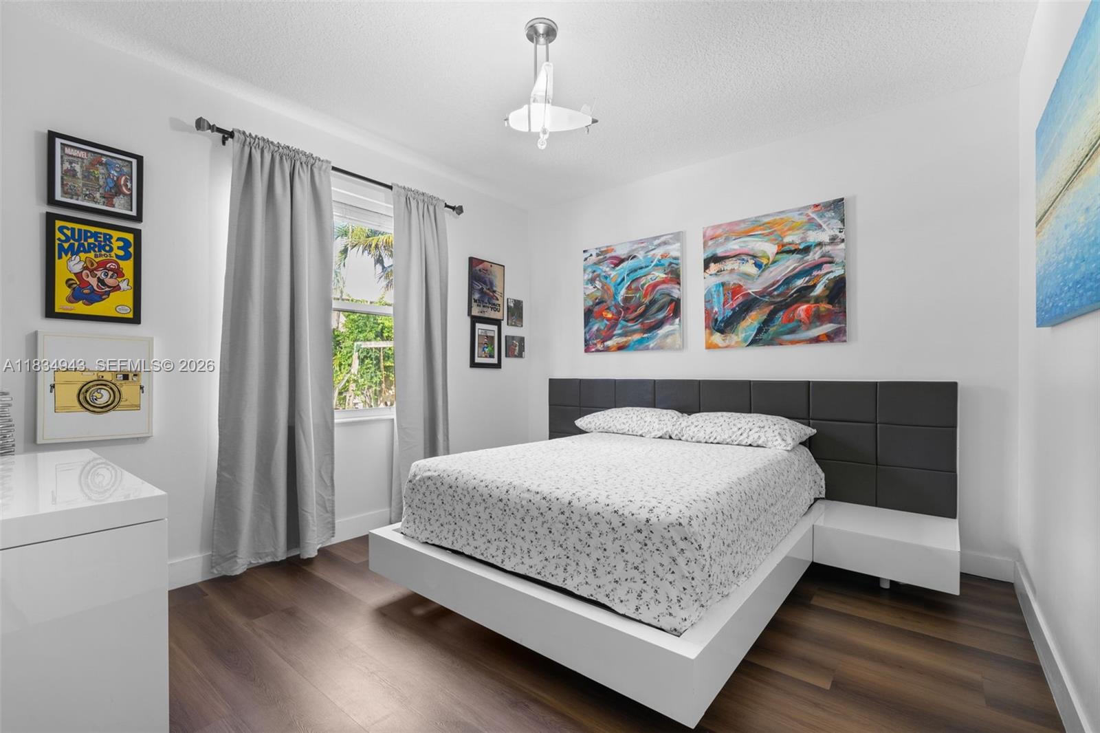 WINDSOR PALMS - Residential