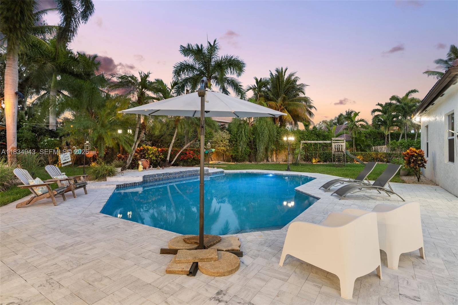 WINDSOR PALMS - Residential