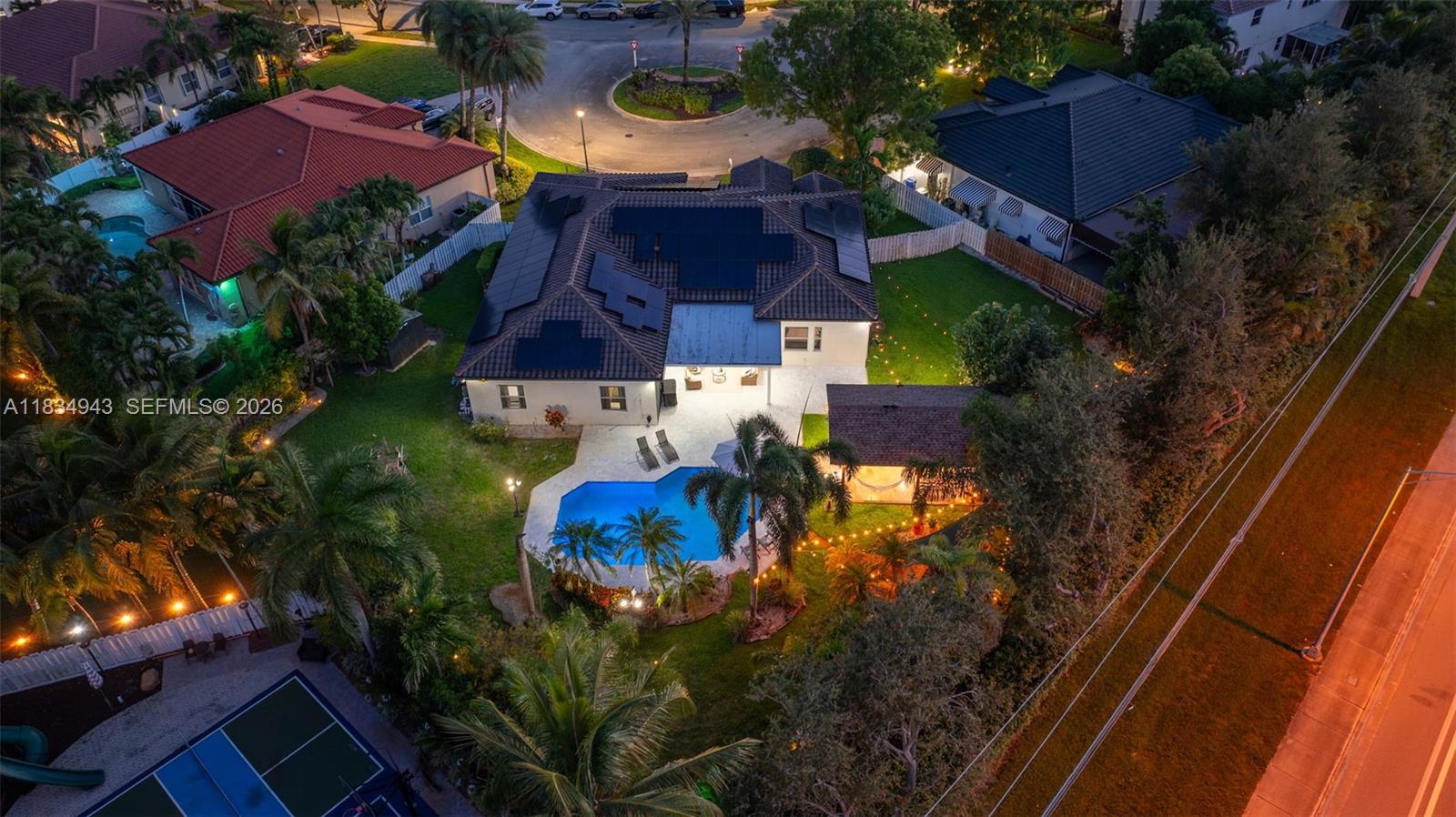 WINDSOR PALMS - Residential