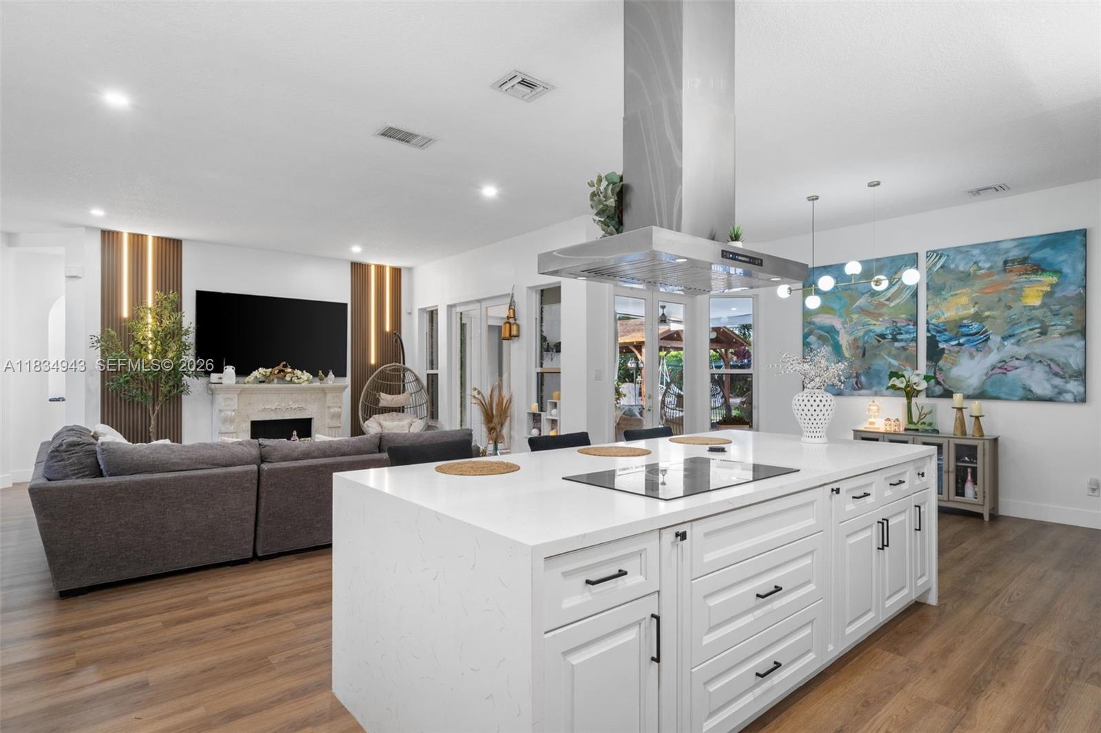 WINDSOR PALMS - Residential