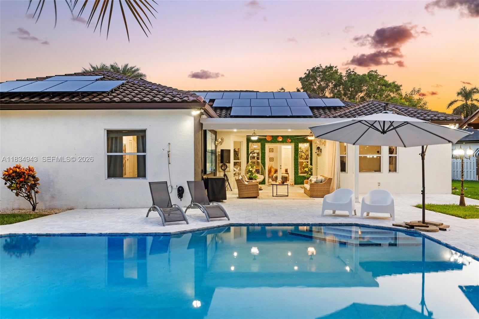 WINDSOR PALMS - Residential