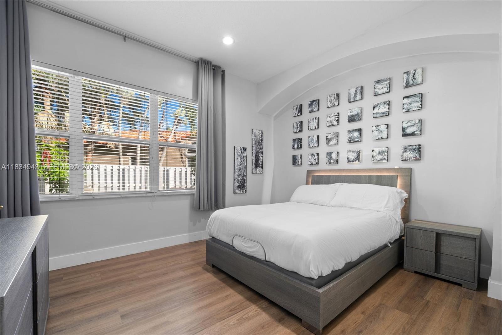 WINDSOR PALMS - Residential