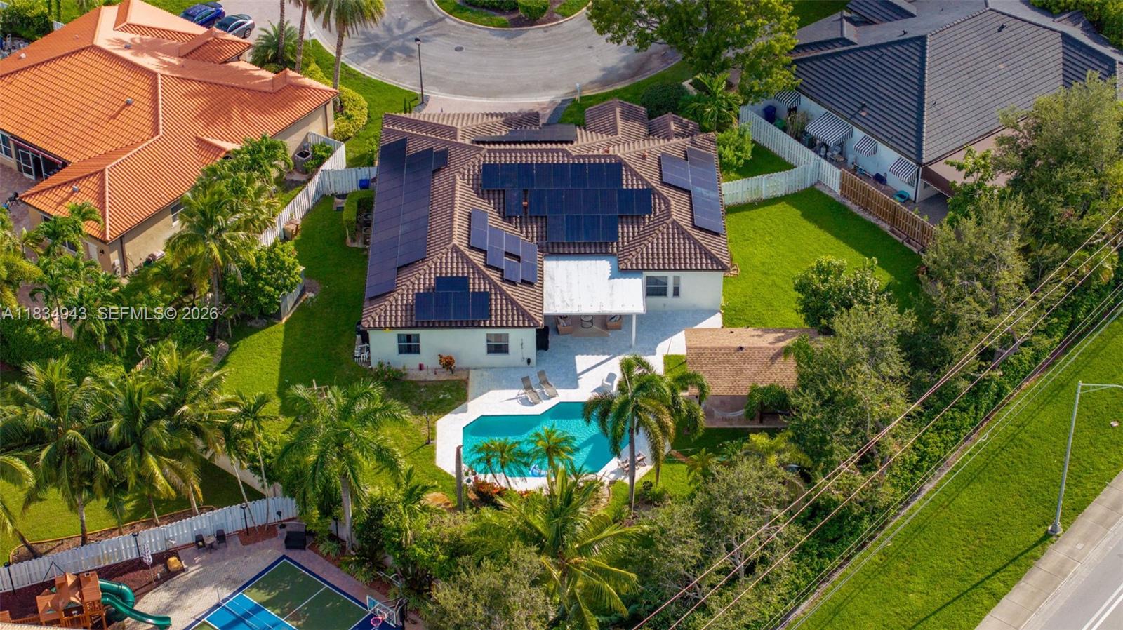 WINDSOR PALMS - Residential