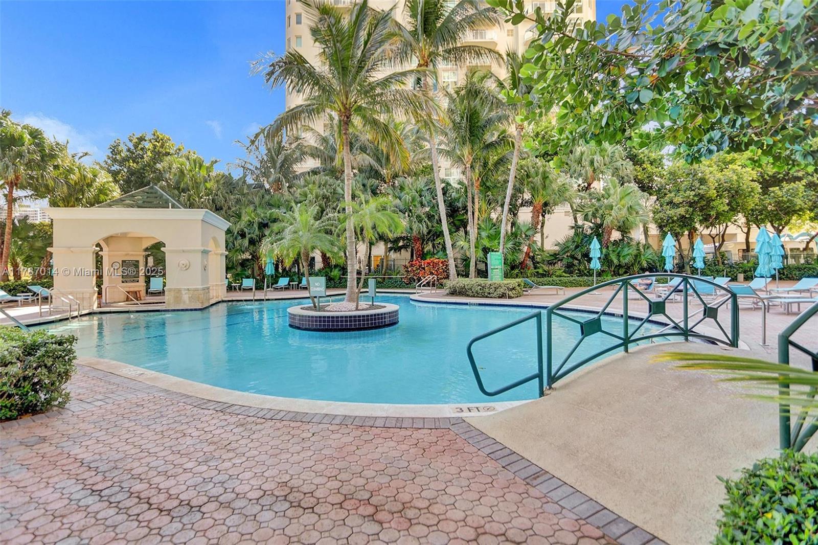 TURNBERRY ON THE GREEN CO - Residential