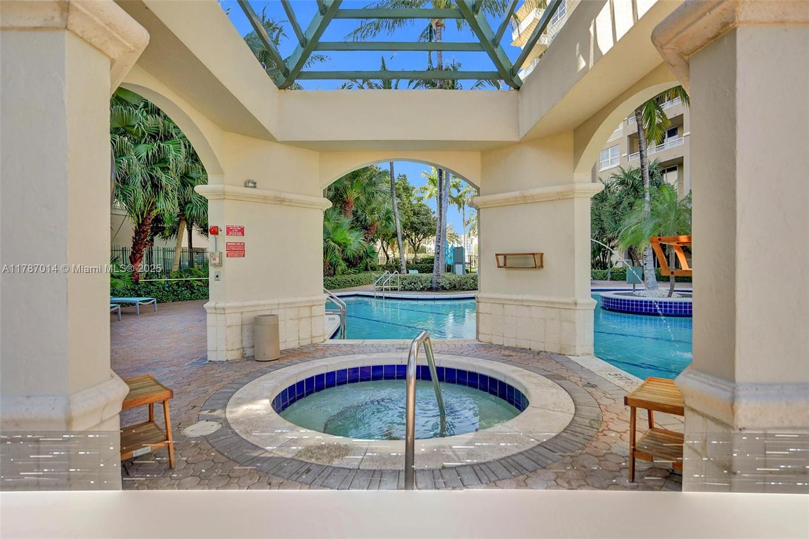 TURNBERRY ON THE GREEN CO - Residential