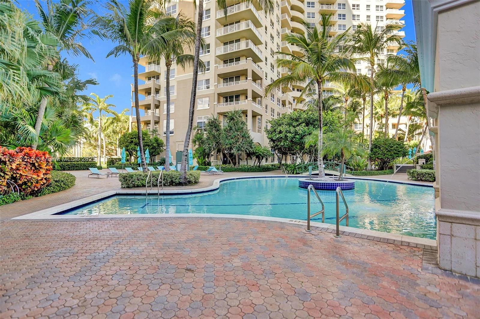 TURNBERRY ON THE GREEN CO - Residential