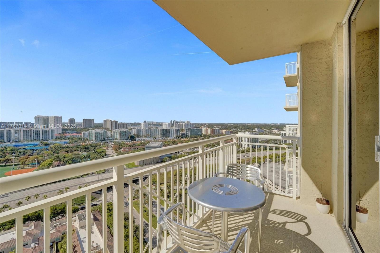 TURNBERRY ON THE GREEN CO - Residential