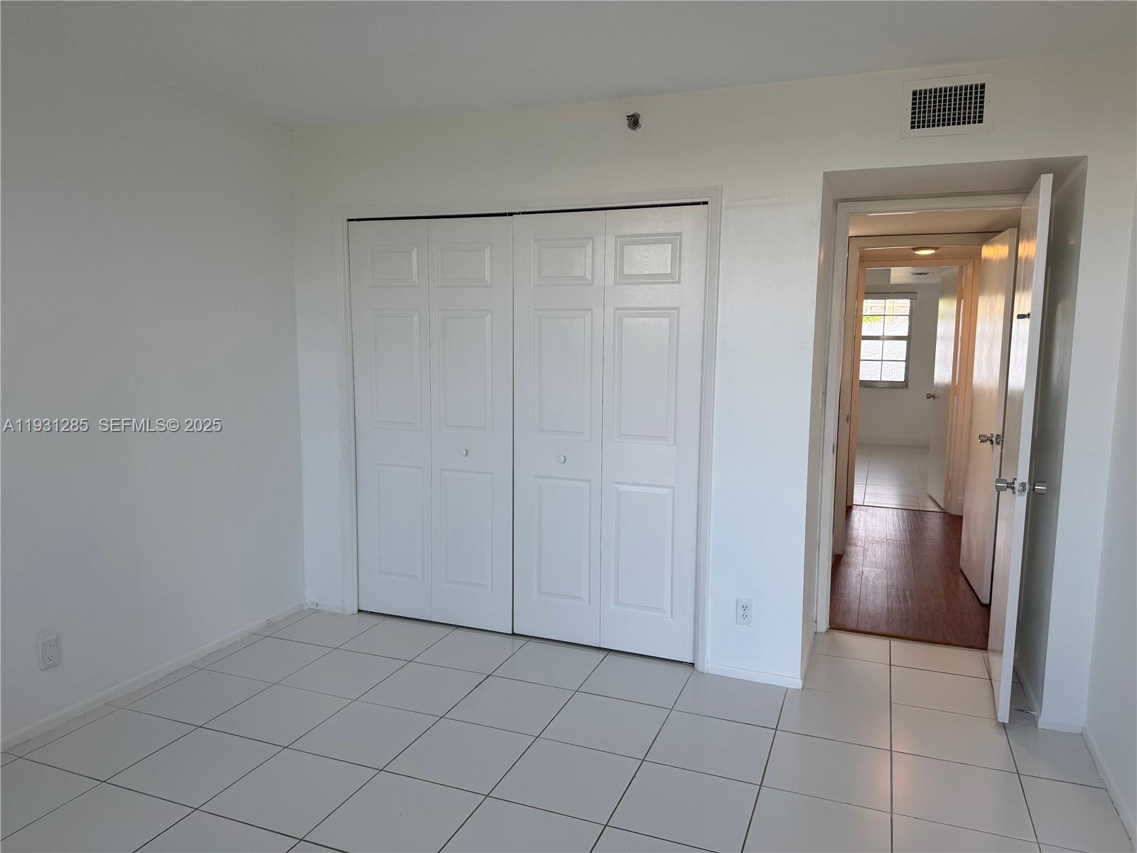 NO 105 PALM-AIRE COUNTRY - Residential Lease