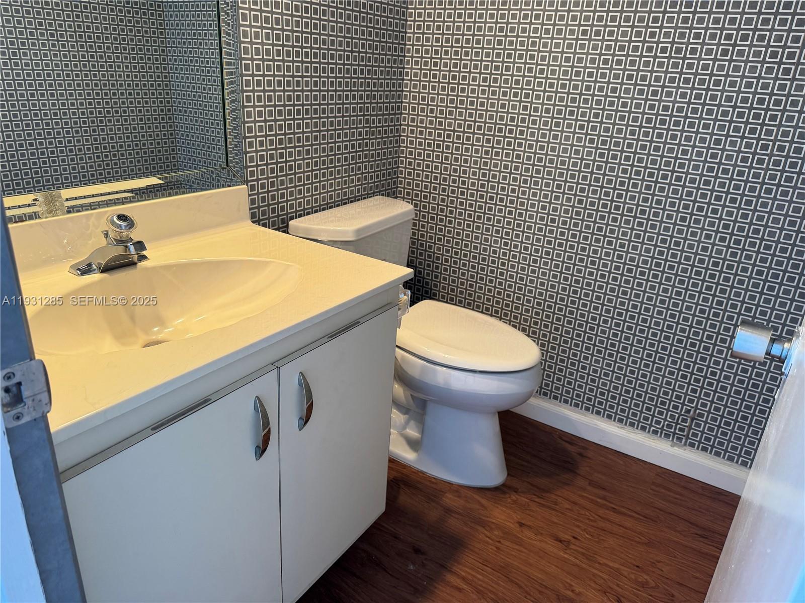 NO 105 PALM-AIRE COUNTRY - Residential Lease