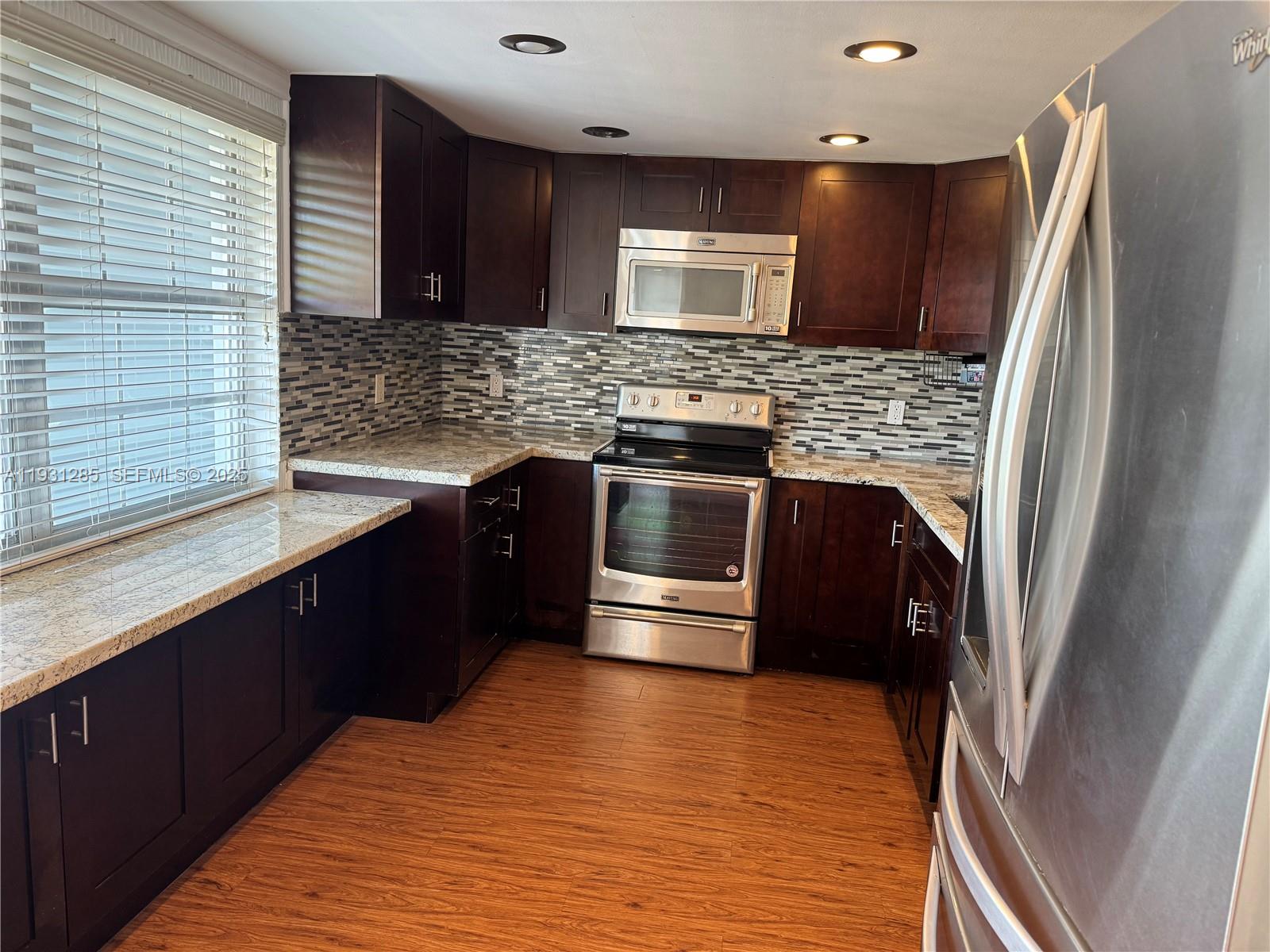 NO 105 PALM-AIRE COUNTRY - Residential Lease