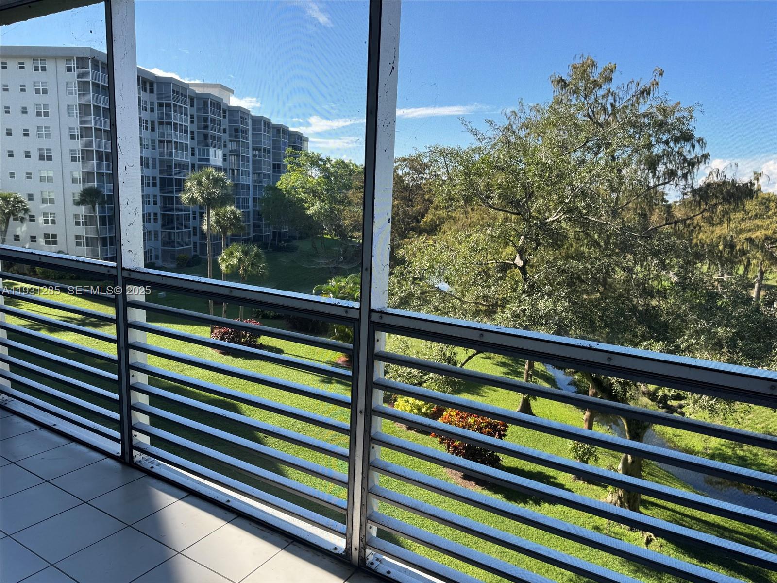 NO 105 PALM-AIRE COUNTRY - Residential Lease