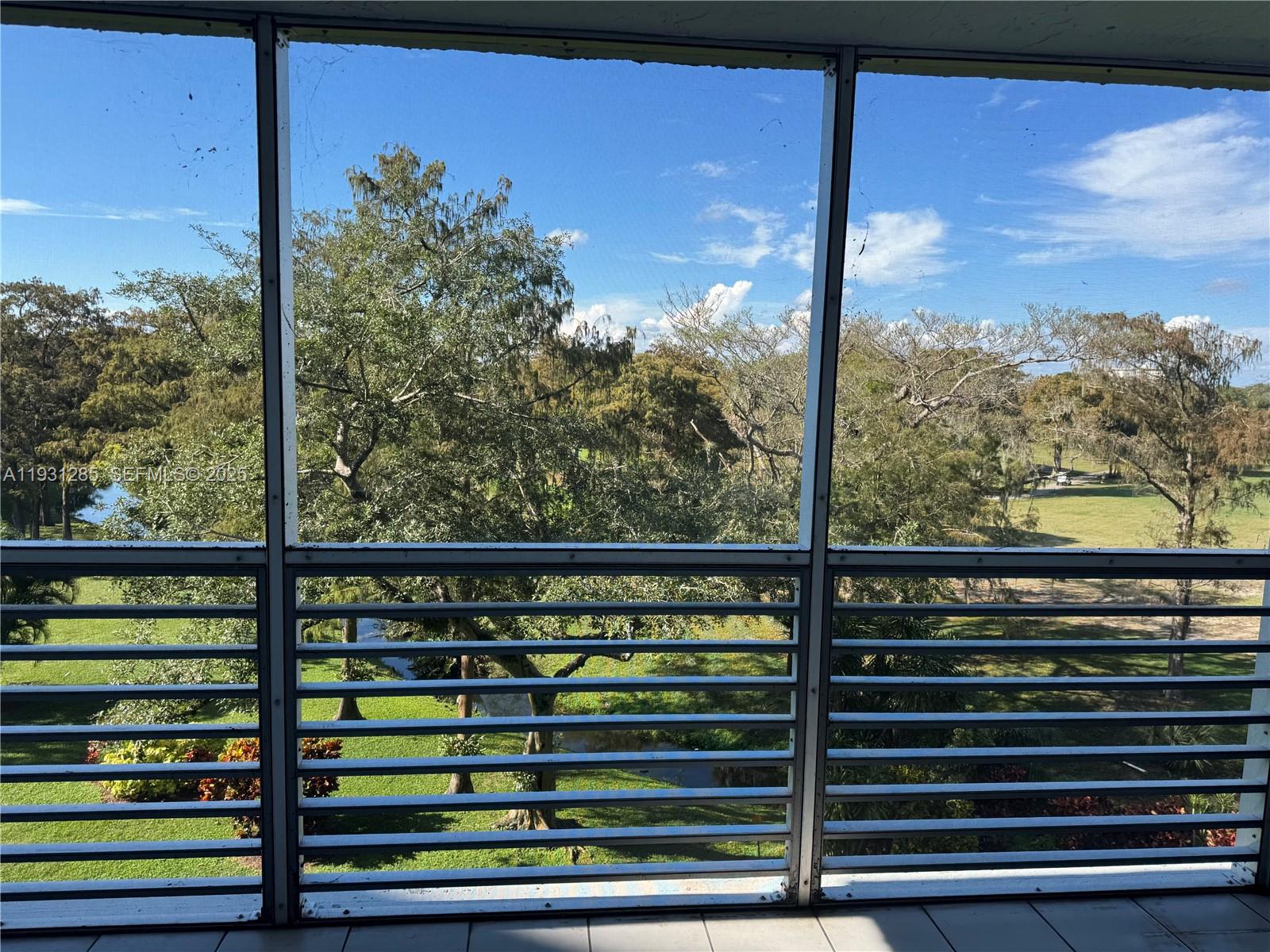 NO 105 PALM-AIRE COUNTRY - Residential Lease