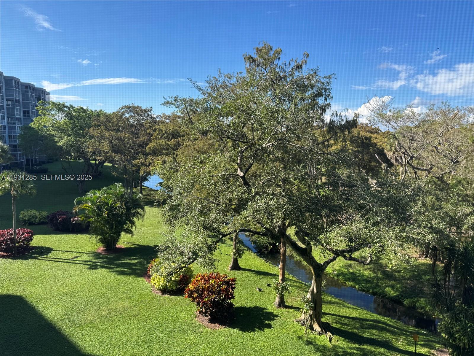 NO 105 PALM-AIRE COUNTRY - Residential Lease