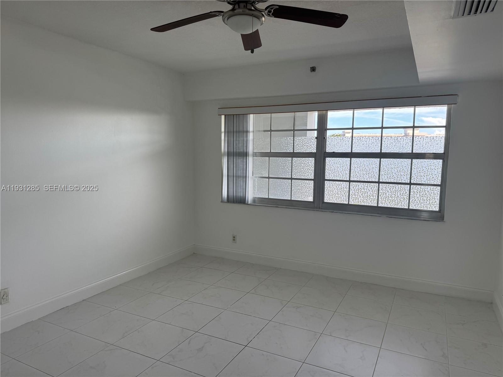 NO 105 PALM-AIRE COUNTRY - Residential Lease