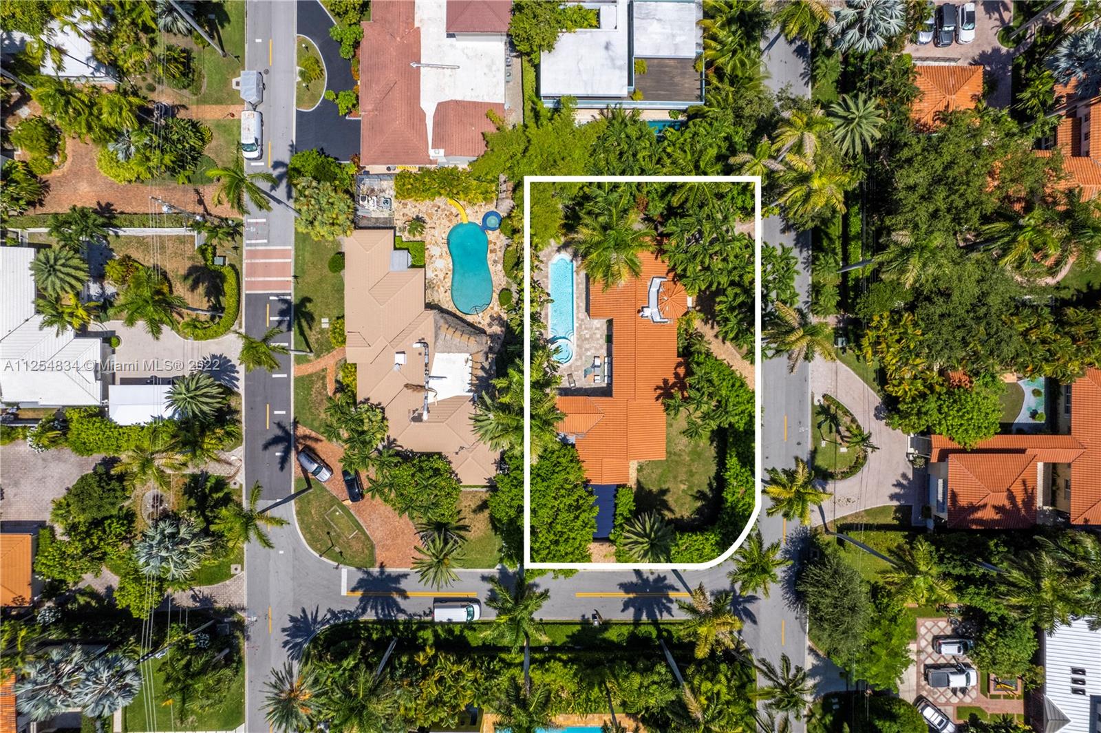 SUNSET ISLANDS-ISLAND NO - Residential