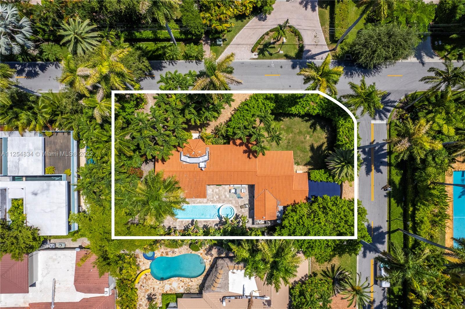 SUNSET ISLANDS-ISLAND NO - Residential