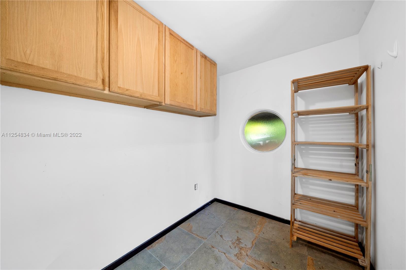 SUNSET ISLANDS-ISLAND NO - Residential