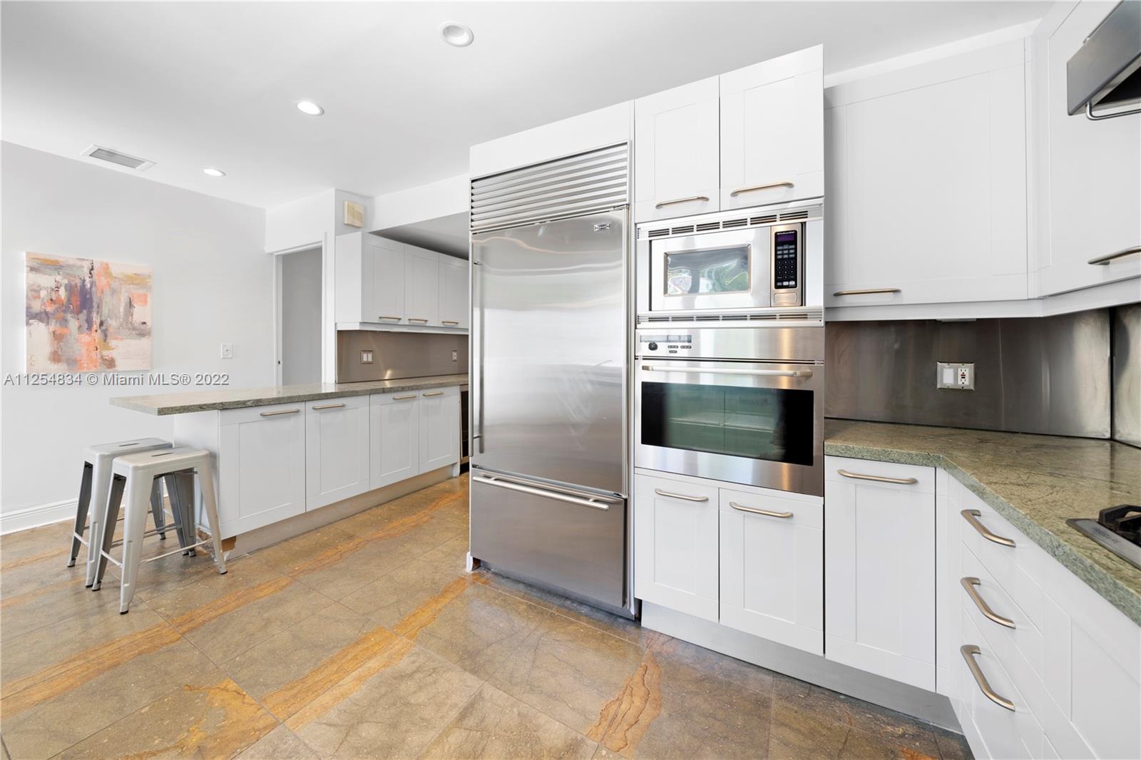 SUNSET ISLANDS-ISLAND NO - Residential