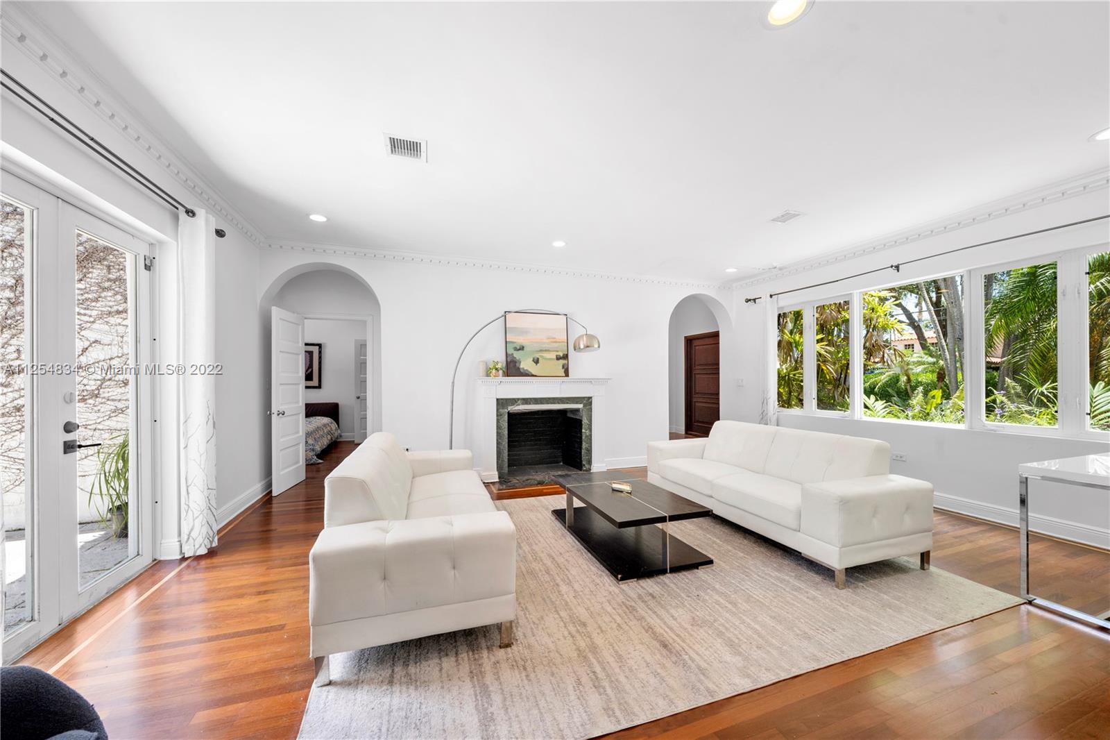 SUNSET ISLANDS-ISLAND NO - Residential