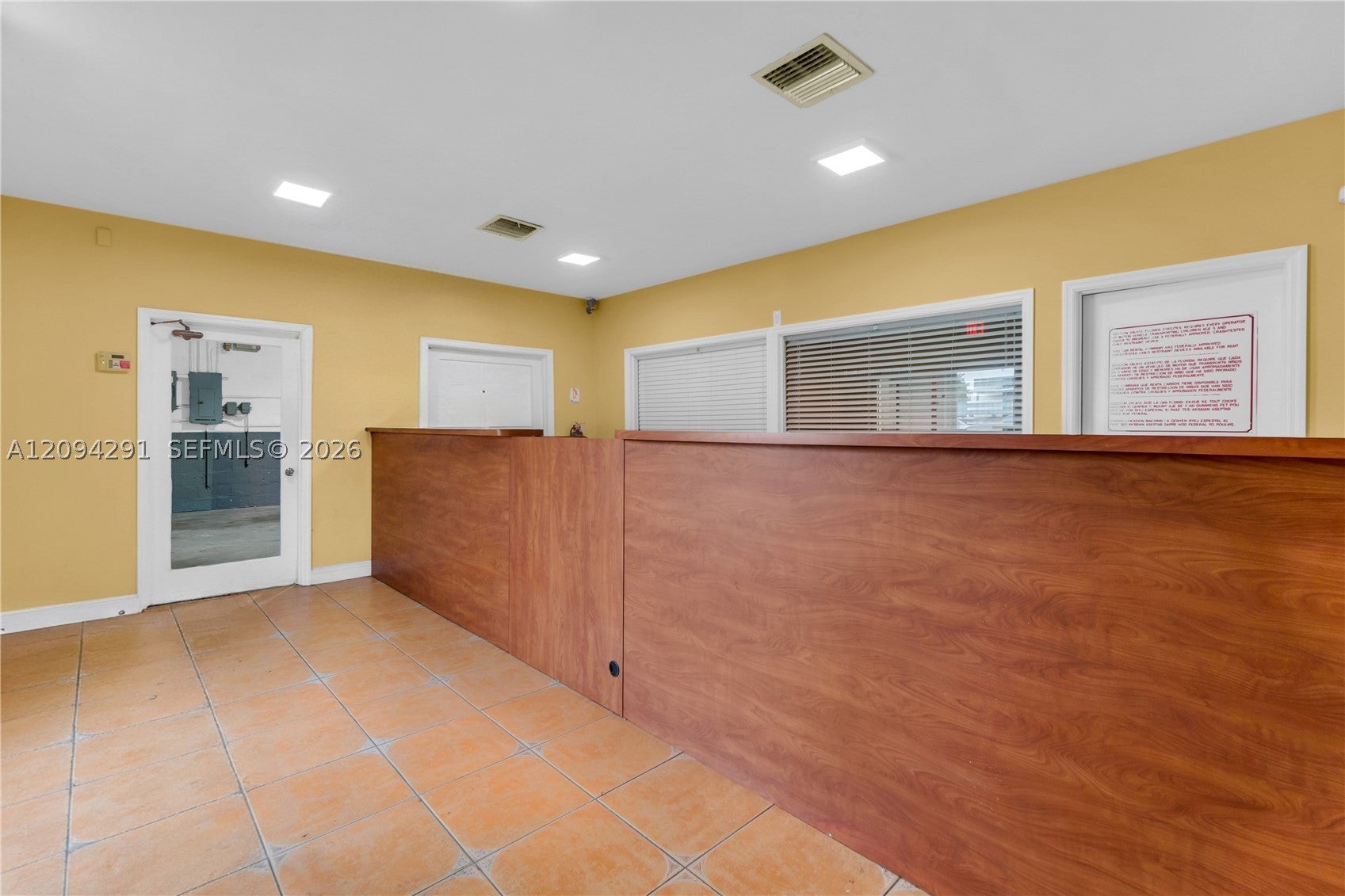 2726 NW 35th St