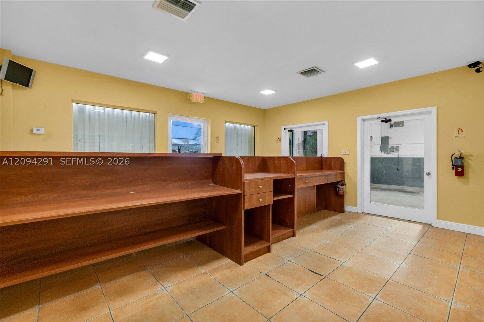 2726 NW 35th St