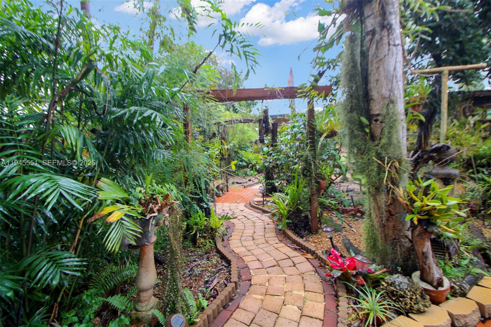 GABLES VIEW - Residential