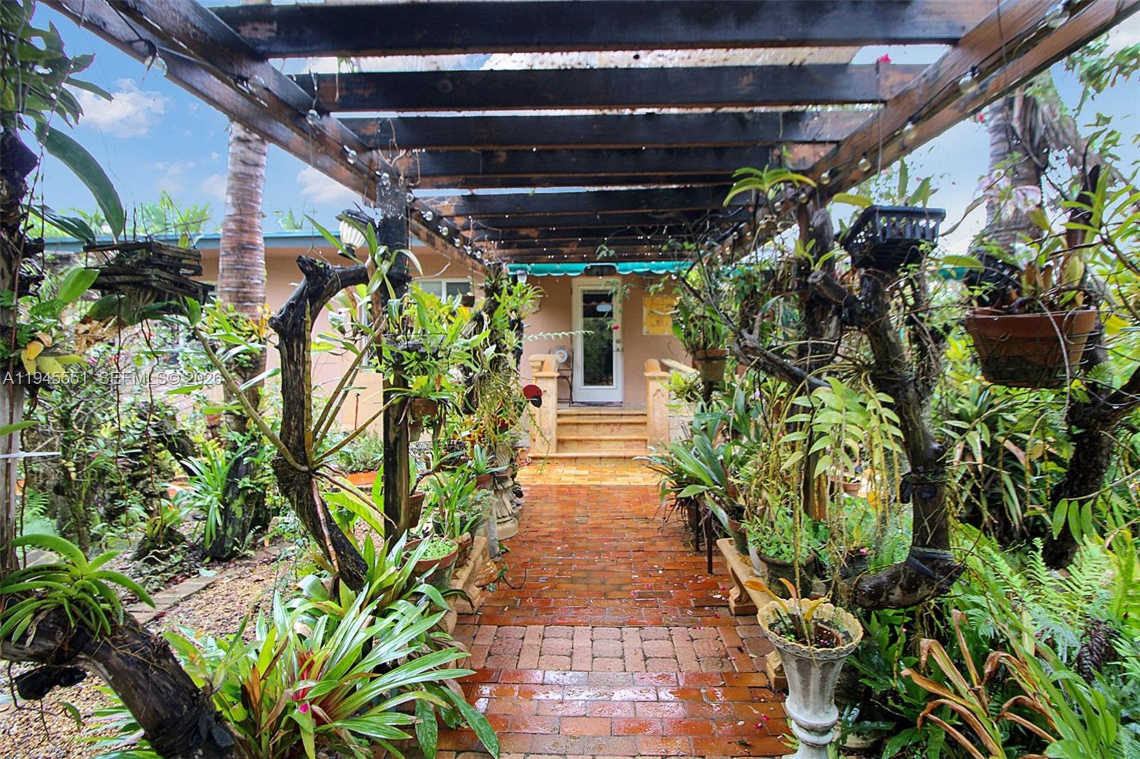 GABLES VIEW - Residential