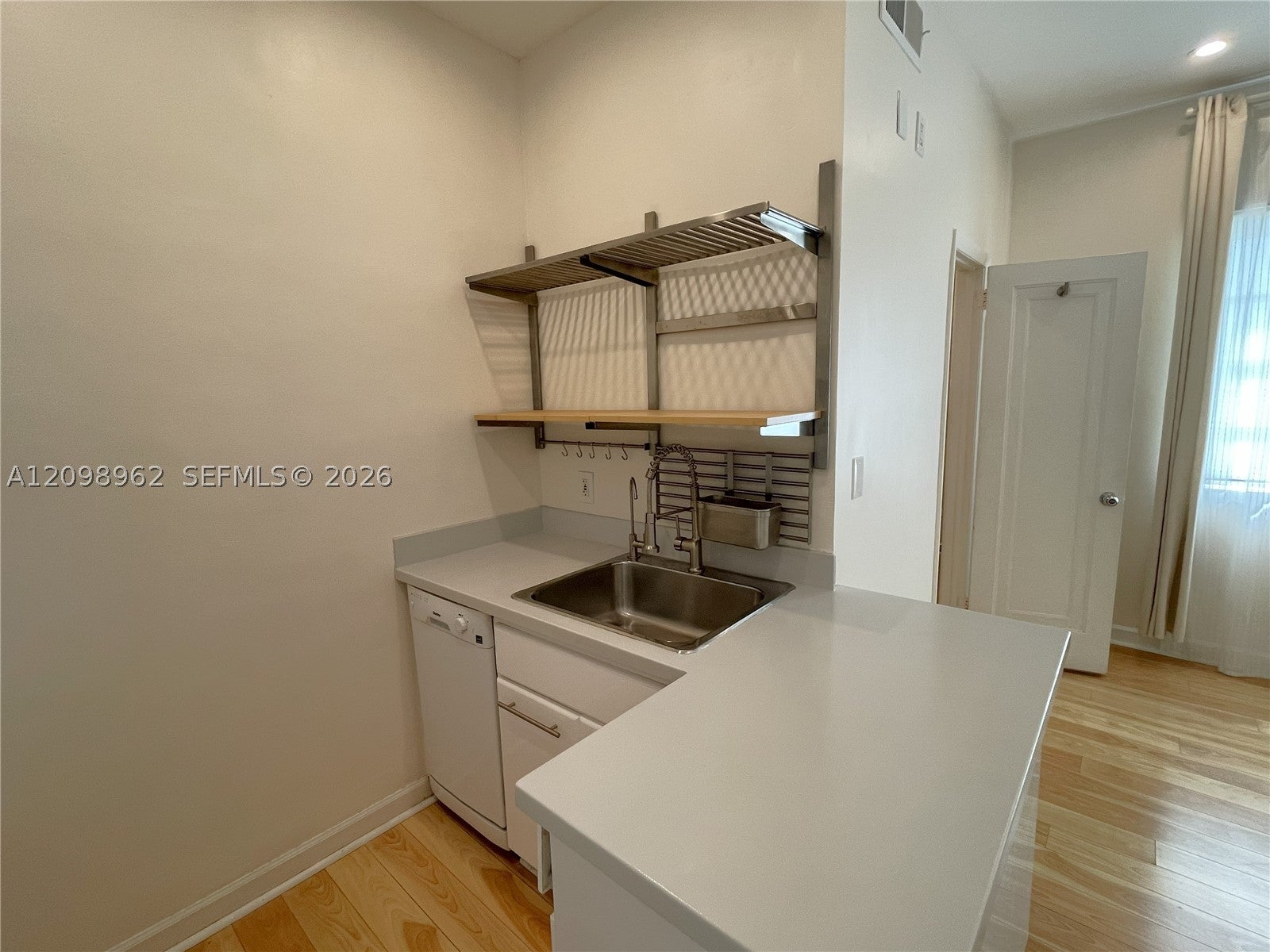 1211 Pennsylvania Ave E1