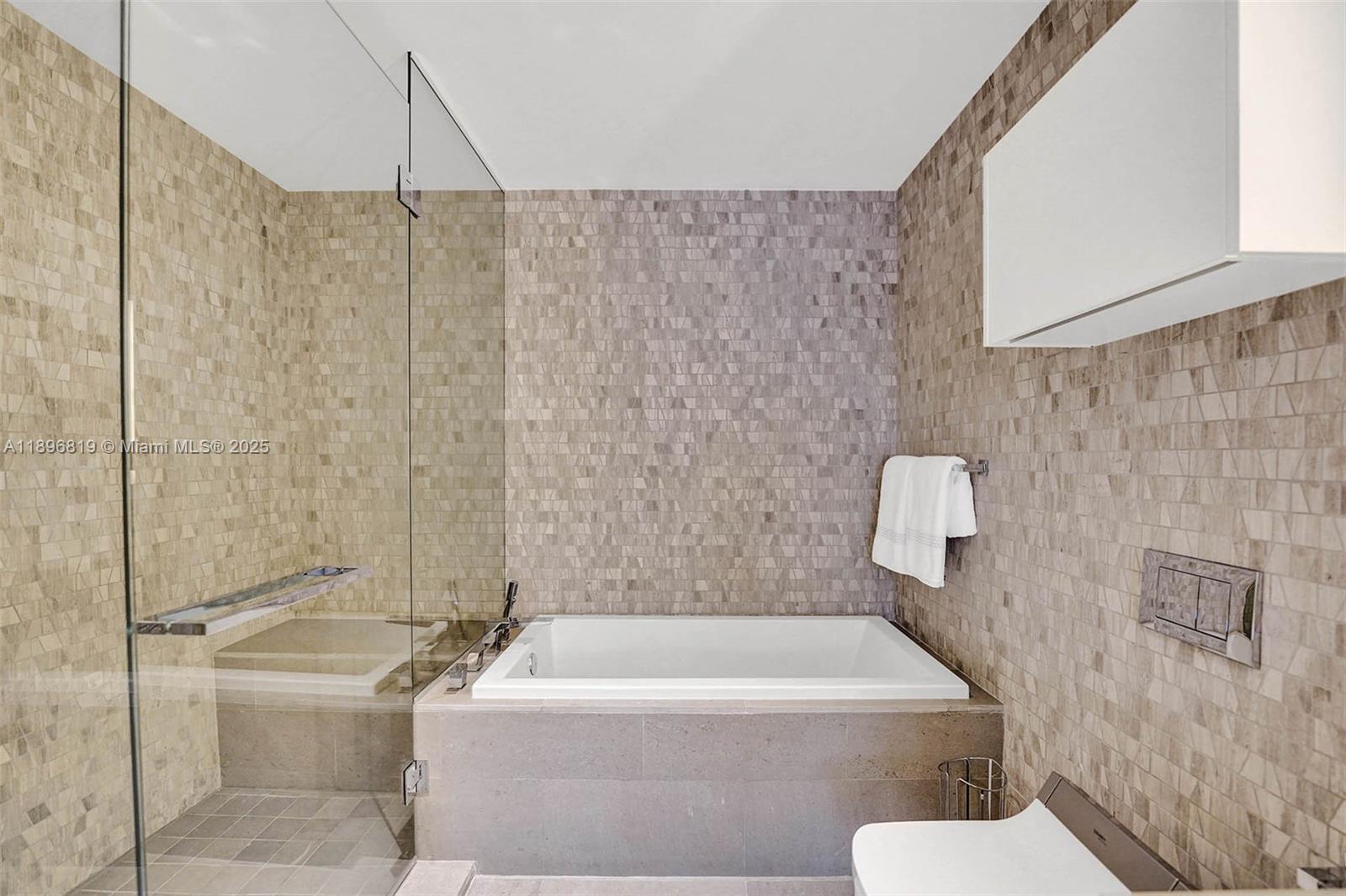 RISE CONDO - Residential