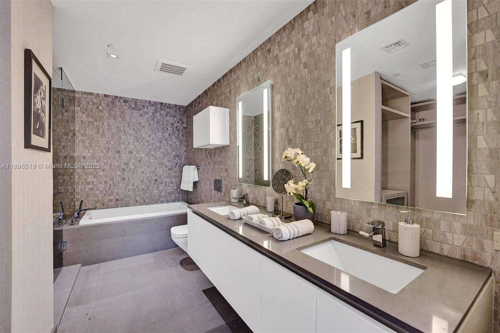 RISE CONDO - Residential