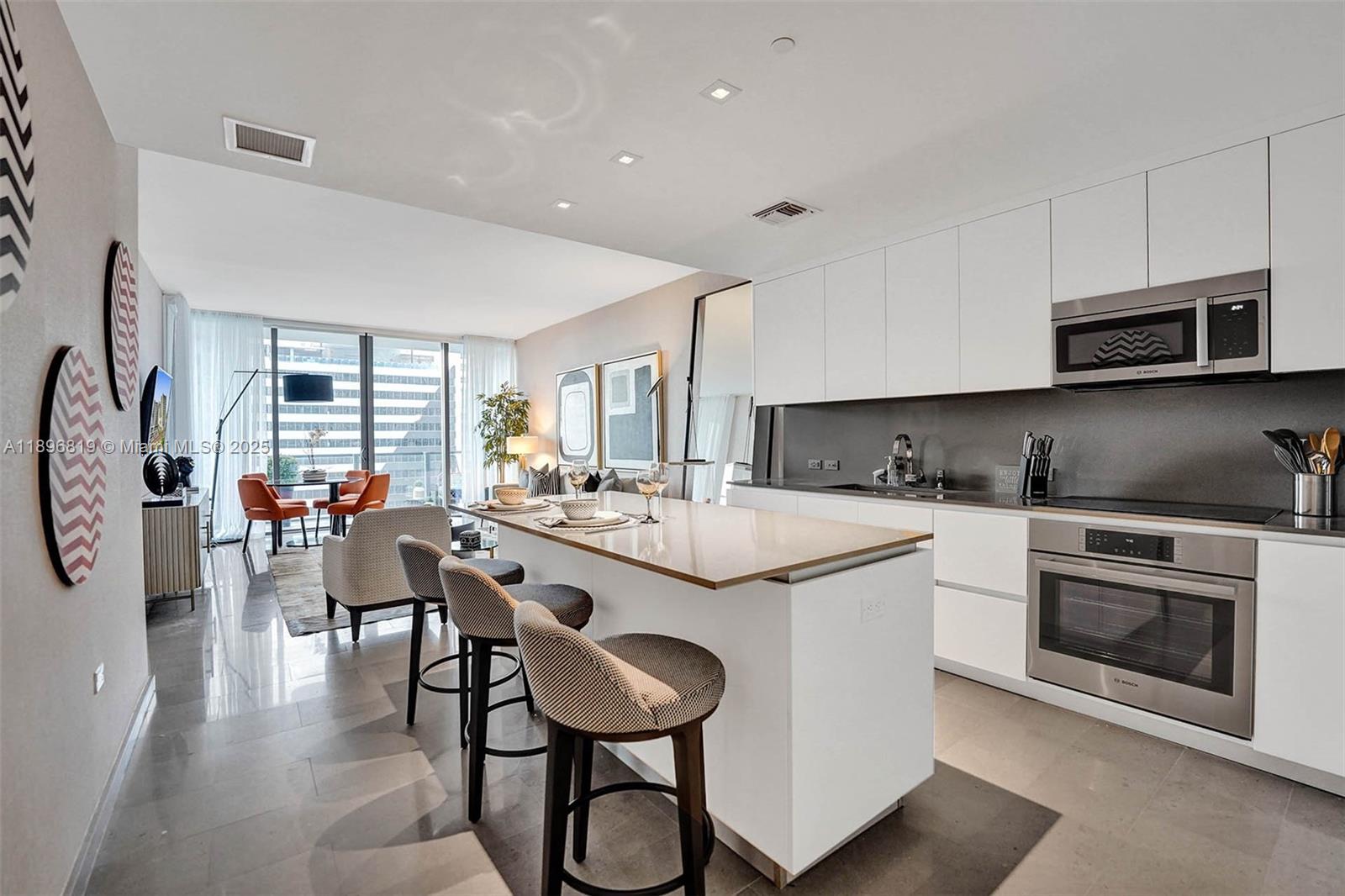 View photos, virtual tours, details... 88 SW 7th St 1408