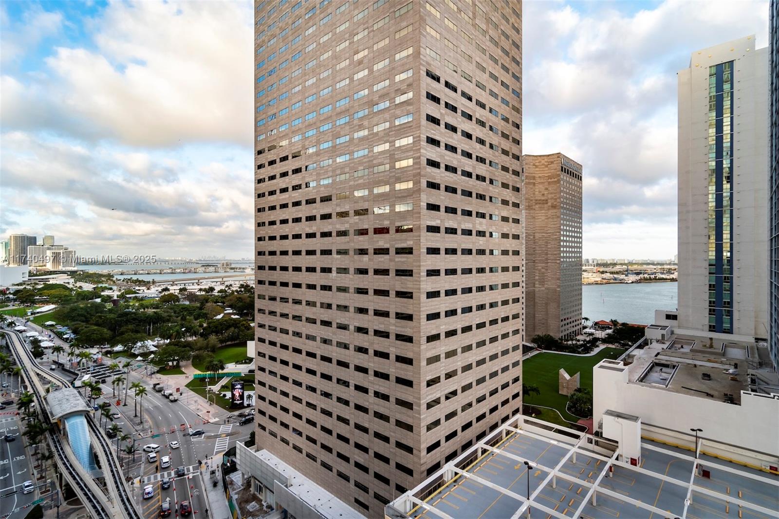 300 S Biscayne Blvd T-1716