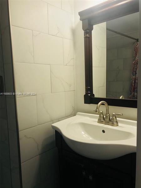 KIMWOOD CONDO - Residential