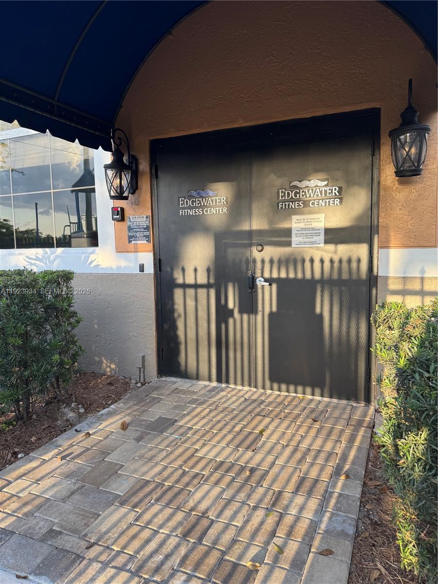 EDGEWATER CONDO - Residential Lease