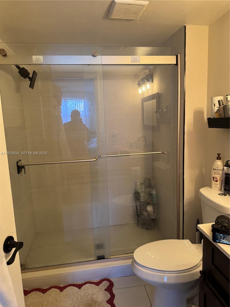 EDGEWATER CONDO - Residential Lease