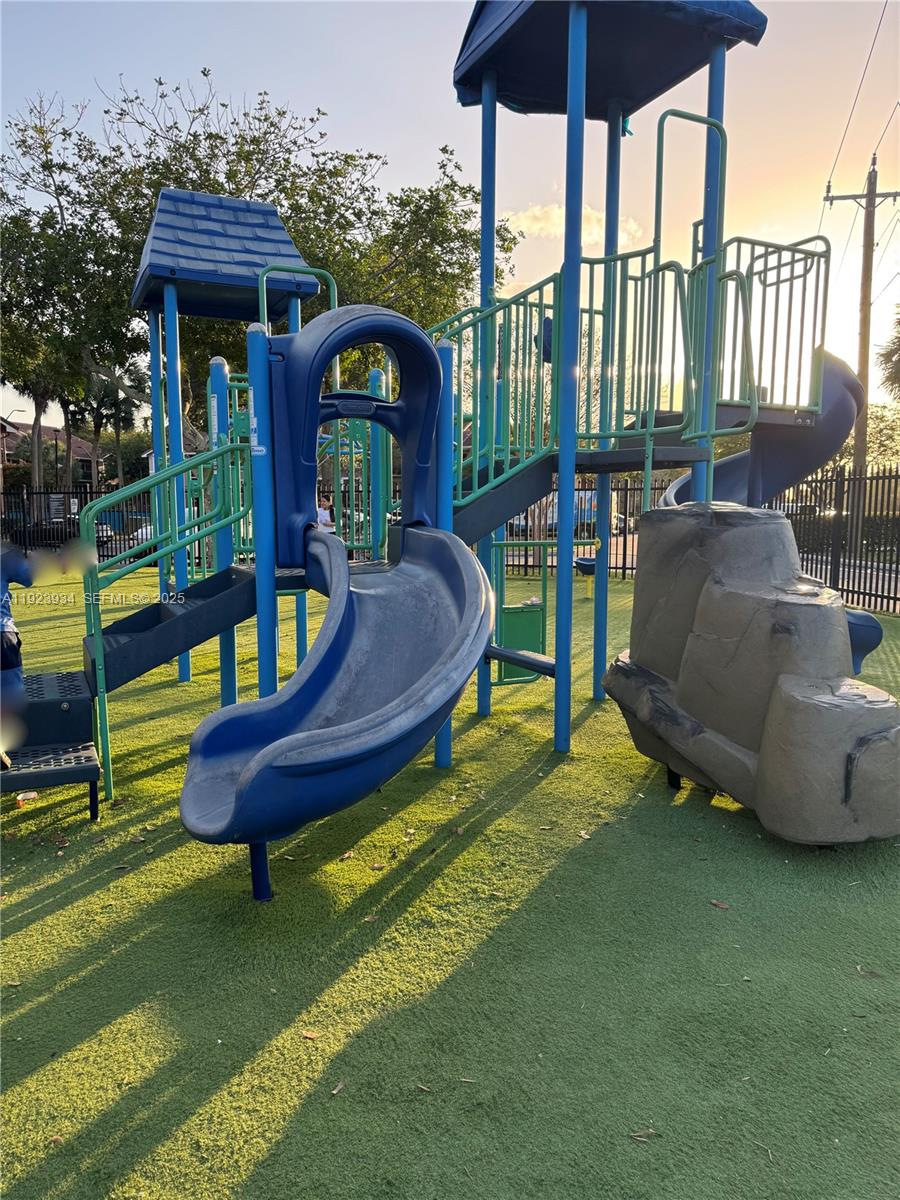 EDGEWATER CONDO - Residential Lease