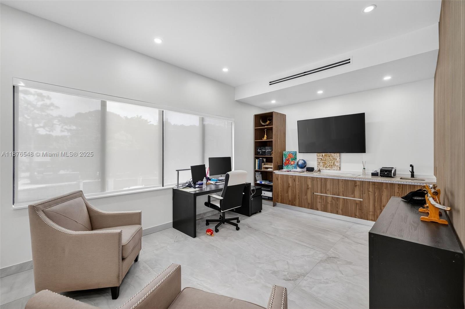 RIVERLAND MANORS - Residential Lease