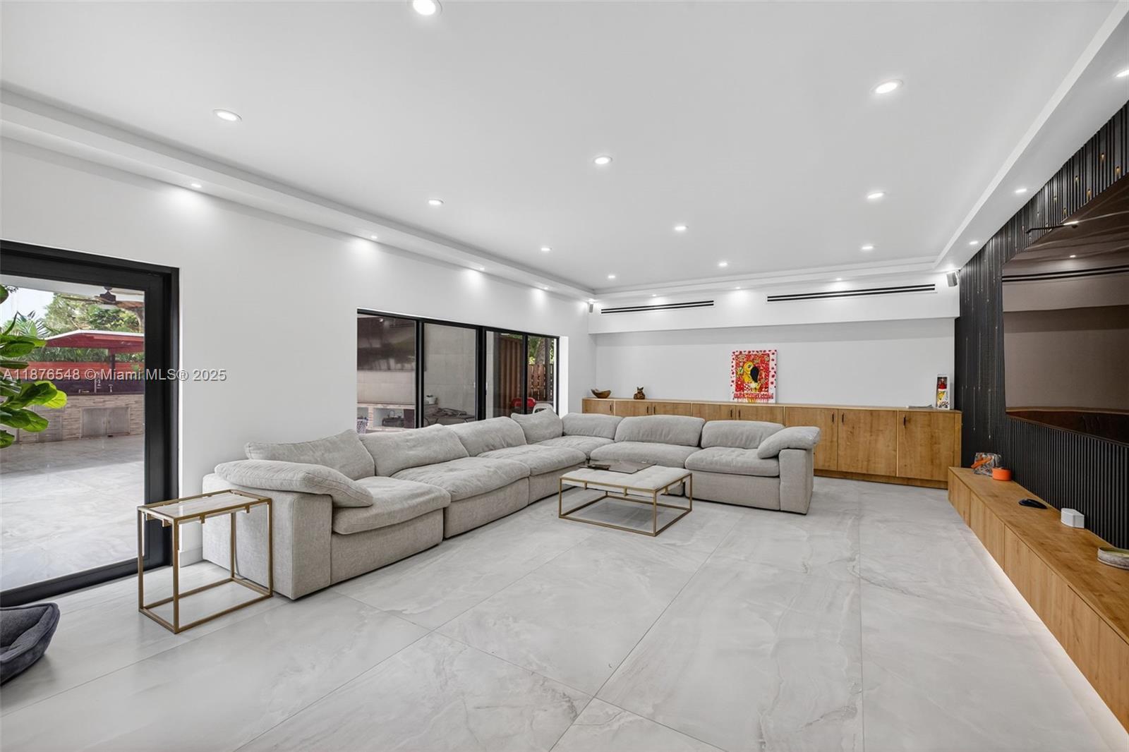 RIVERLAND MANORS - Residential Lease