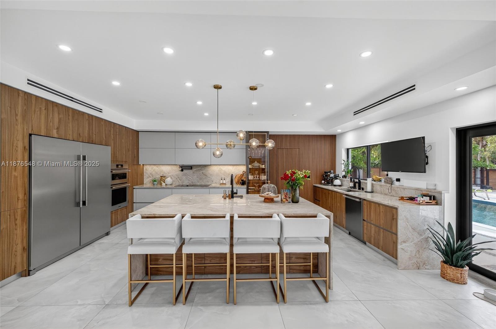 RIVERLAND MANORS - Residential Lease