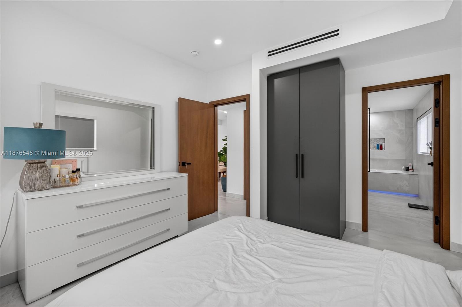 RIVERLAND MANORS - Residential Lease