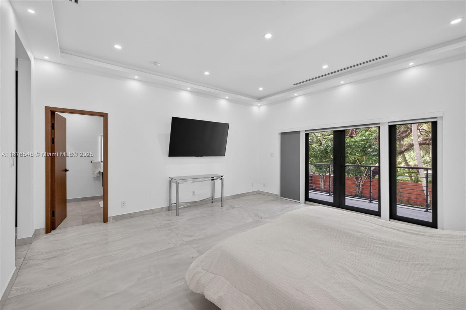 RIVERLAND MANORS - Residential Lease