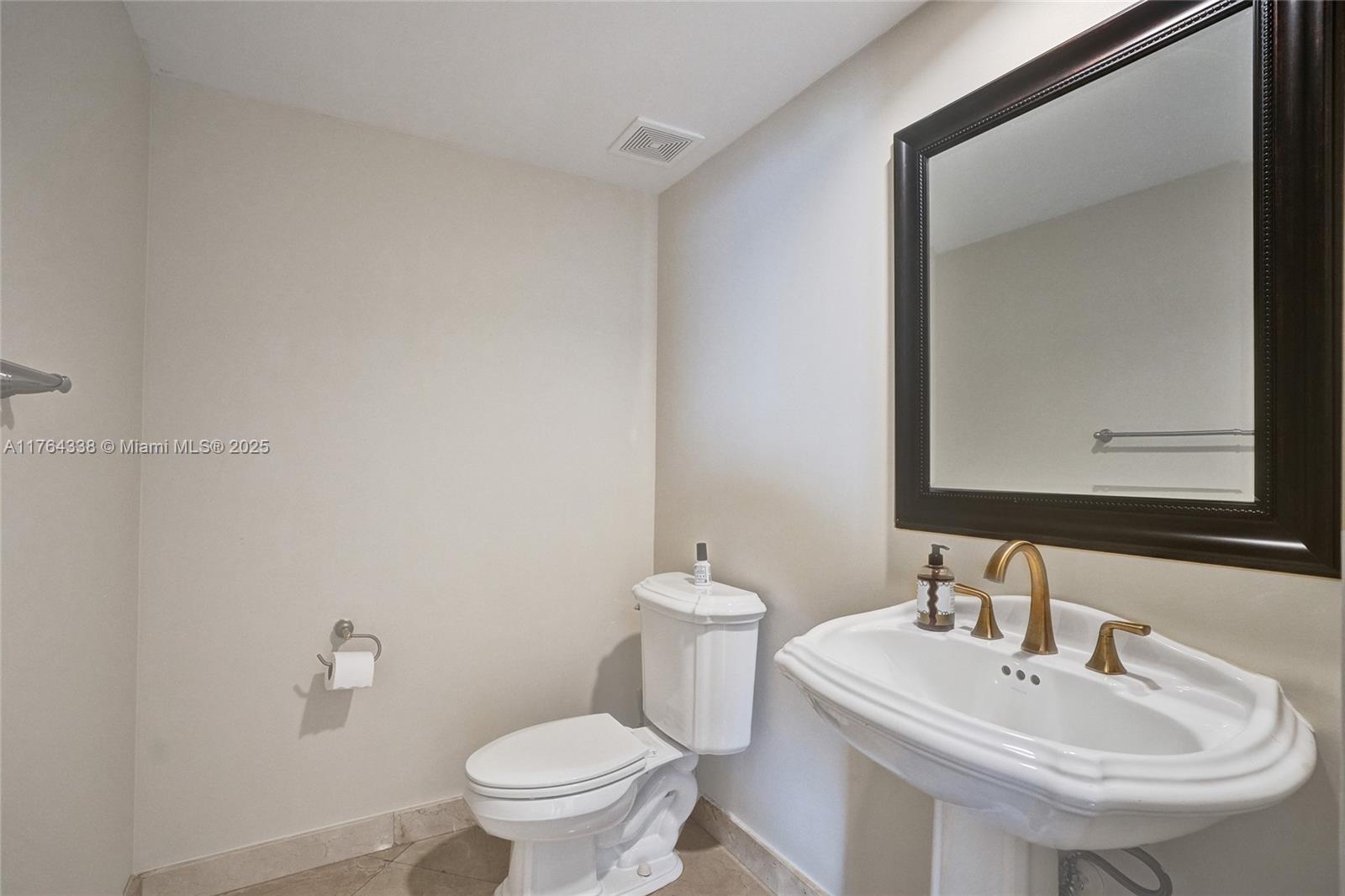 19111 Collins Ave 2304