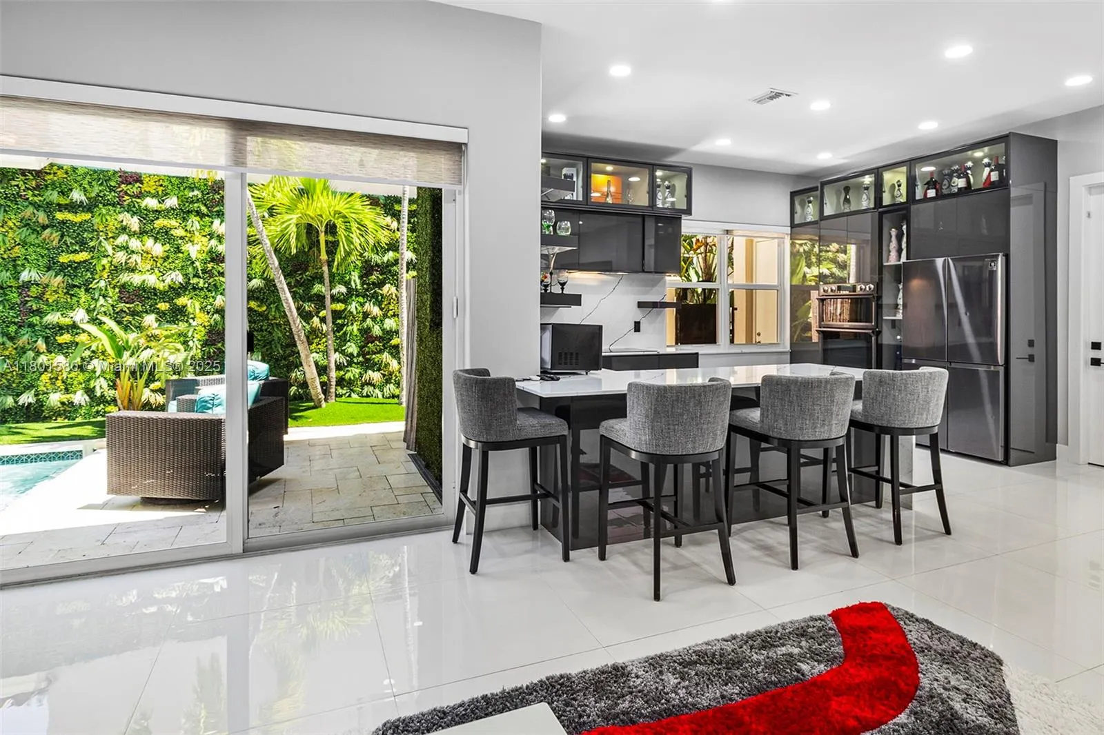 Hollywood, Florida 33019, United States, 3 Bedrooms Bedrooms, ,2 BathroomsBathrooms,Residential,Active,127933